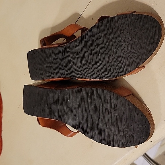 Lola Sabbia leather sandals for women in a size 41 in natural tan color. - Picture 4 of 5